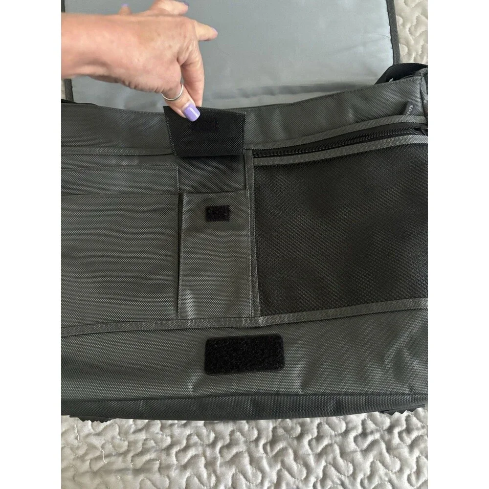 Laurex Messenger Bag Gray Floral 17